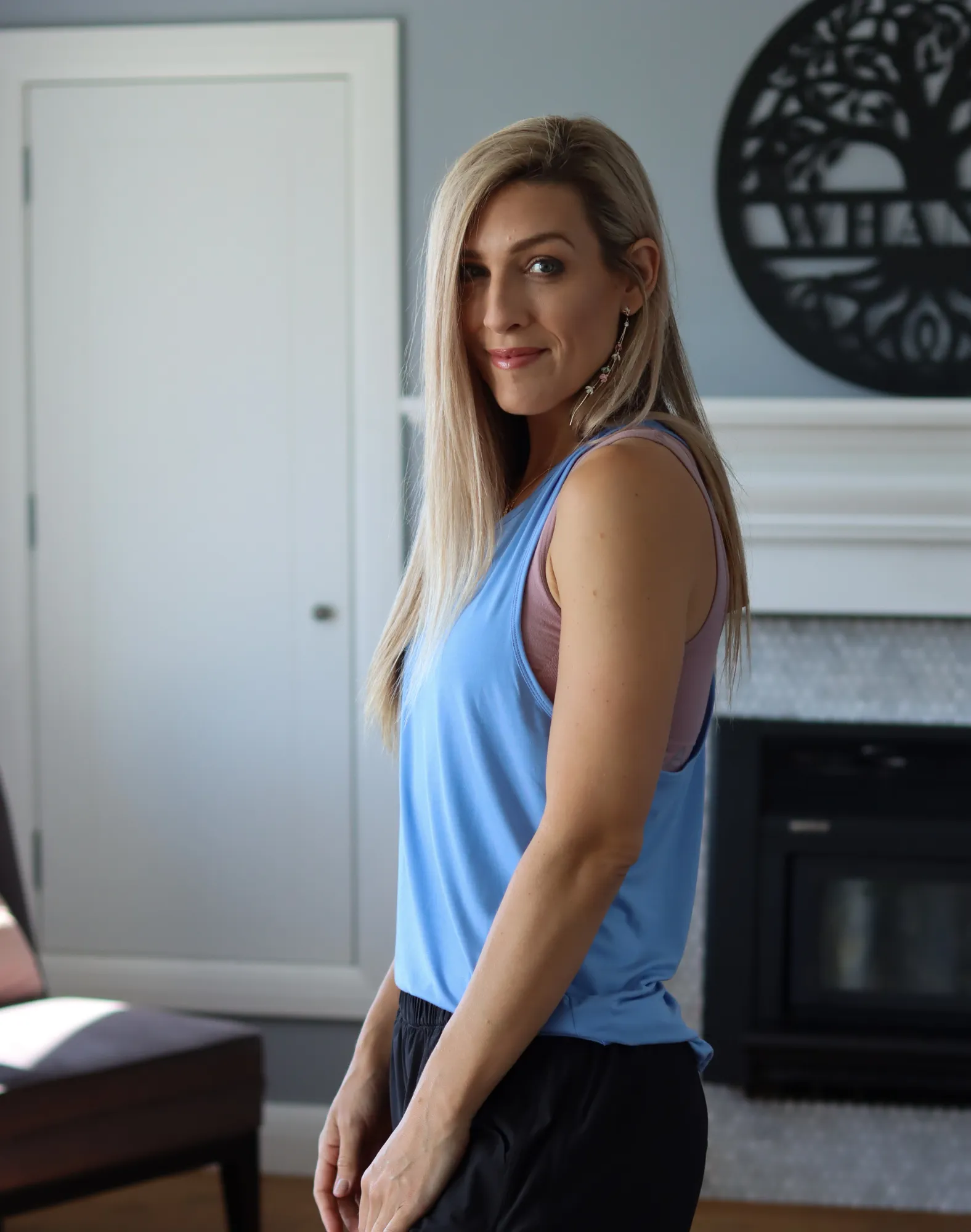** CLEARANCE ** Breastfeeding Tank - Twist Back Daisy Blue