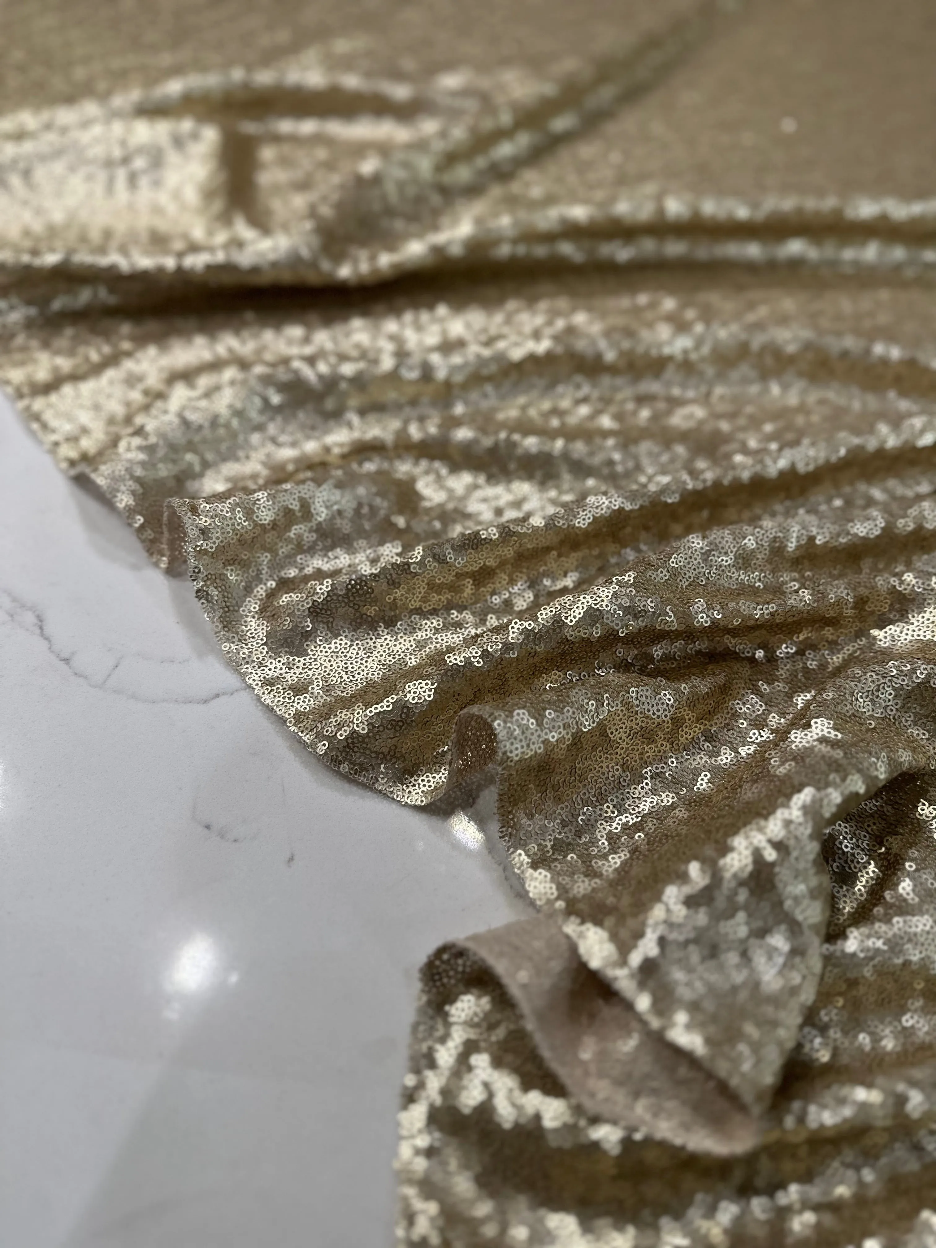 4pcs - Glitz Sequins Table Linen 90"x90" Square - Champagne