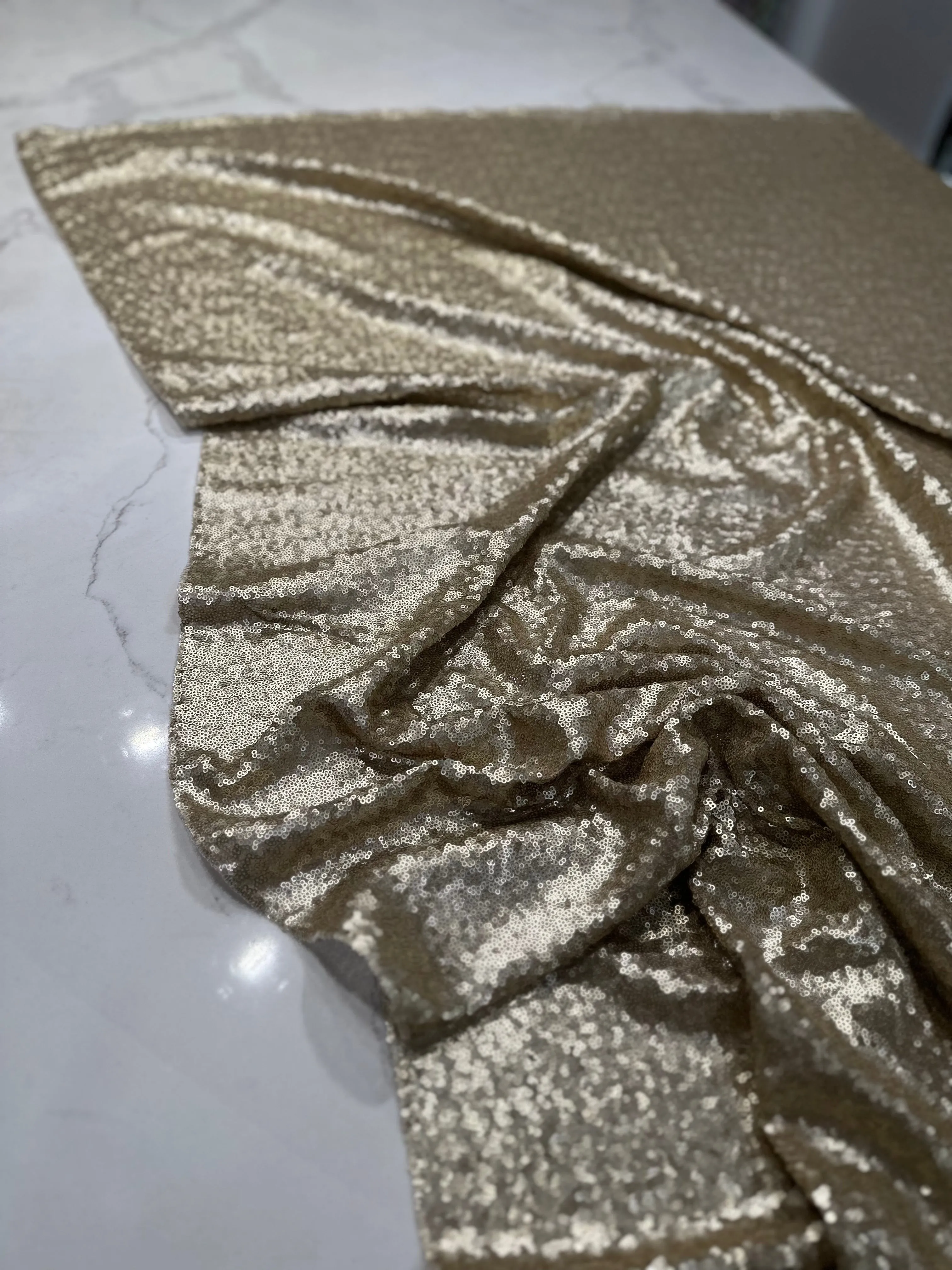4pcs - Glitz Sequins Table Linen 90"x90" Square - Champagne