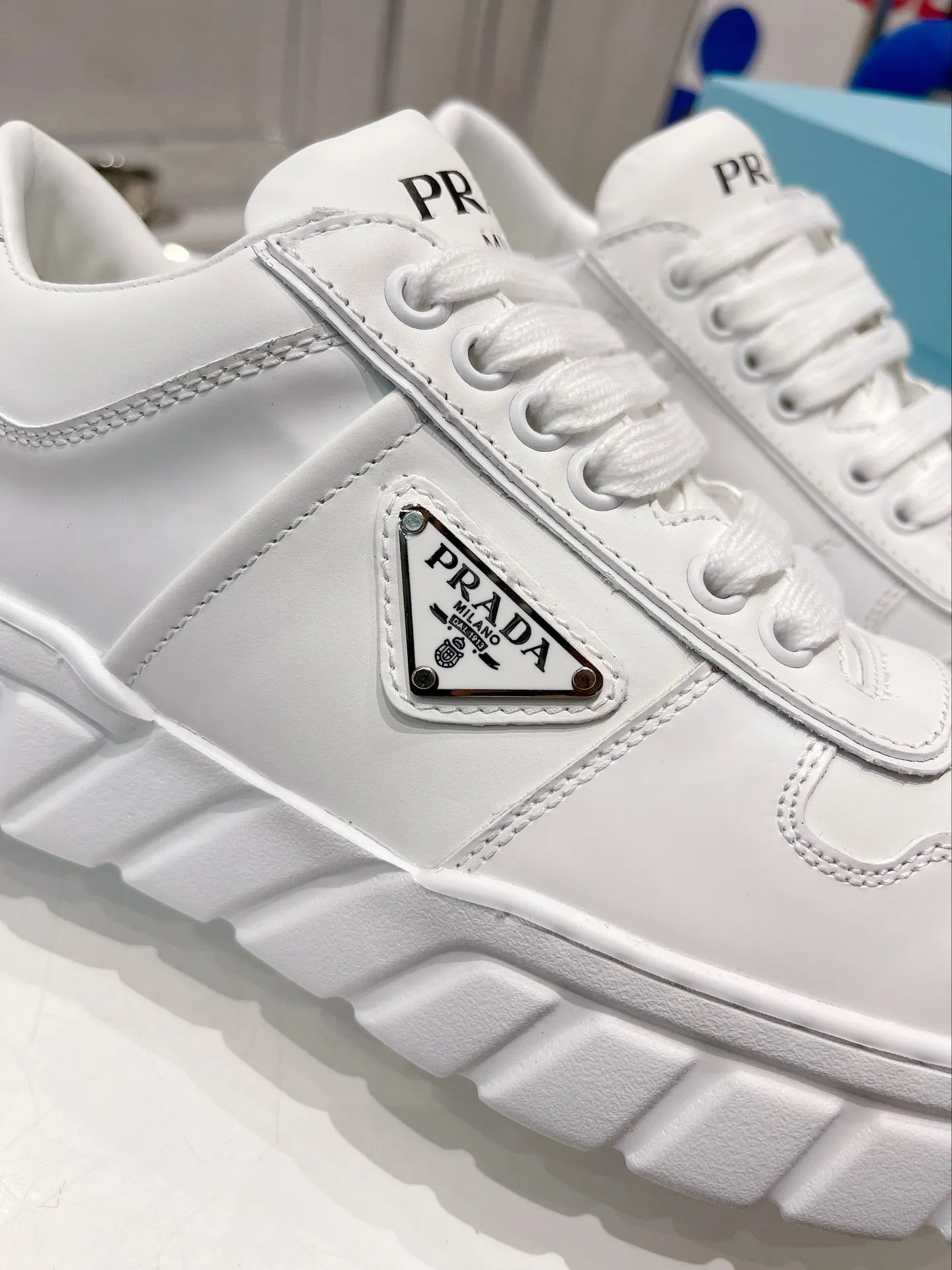 SE933 DR Sneakers / Size5-9